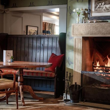 מלון בלקברן The Millstone, Mellor מראה חיצוני תמונה The interior of the pub