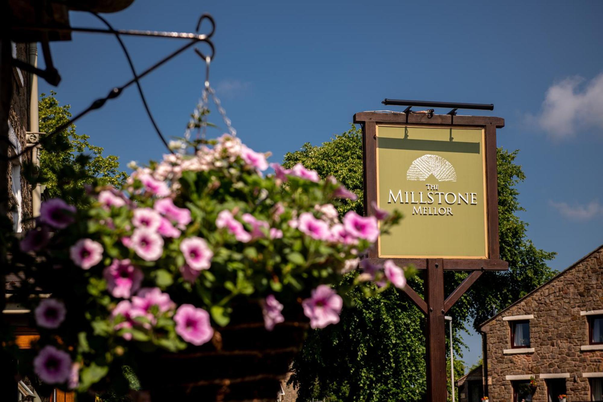 מלון בלקברן The Millstone, Mellor מראה חיצוני תמונה The Millstone Inn