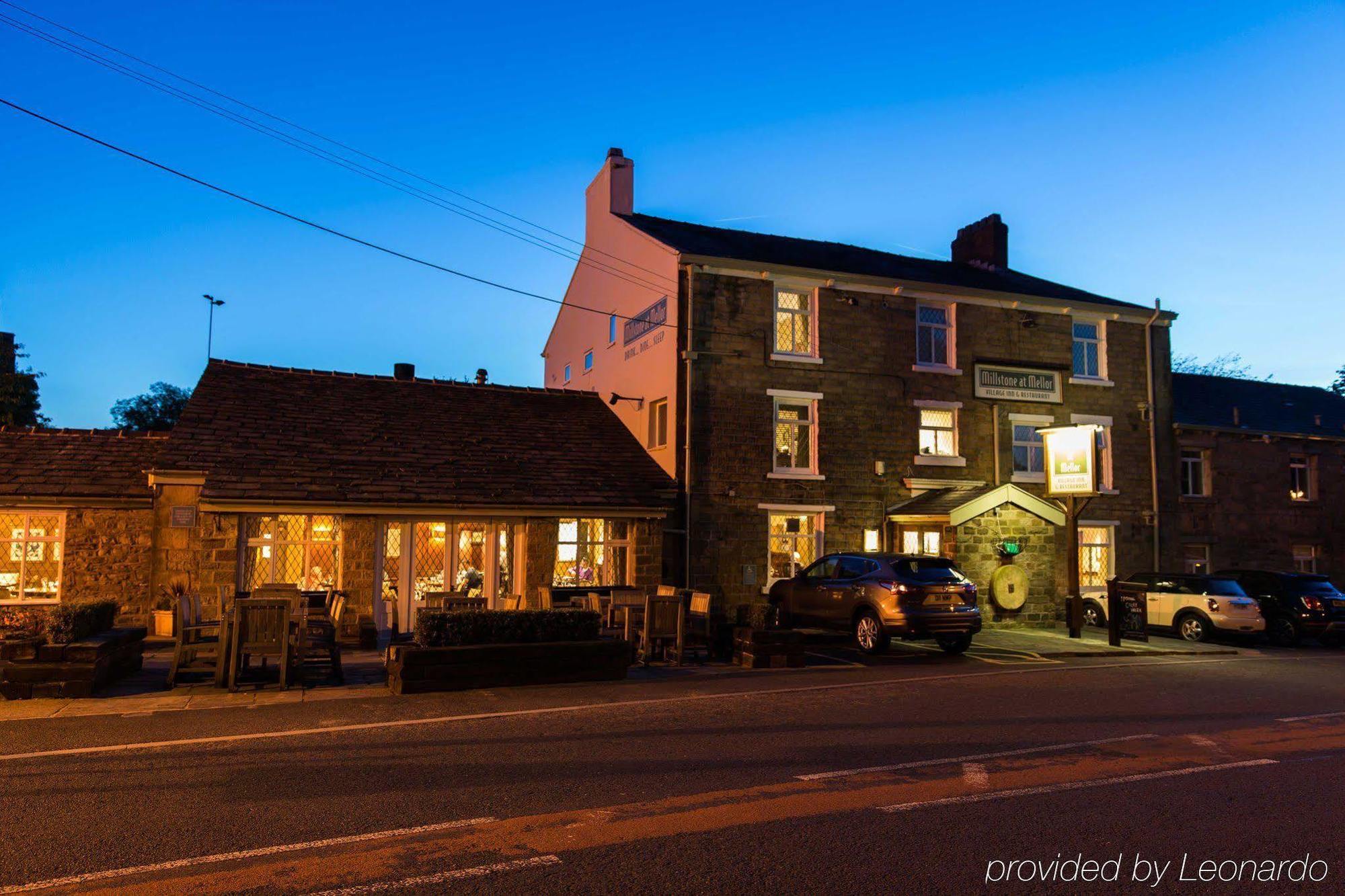 מלון בלקברן The Millstone, Mellor מראה חיצוני תמונה The Old Post Office, at night